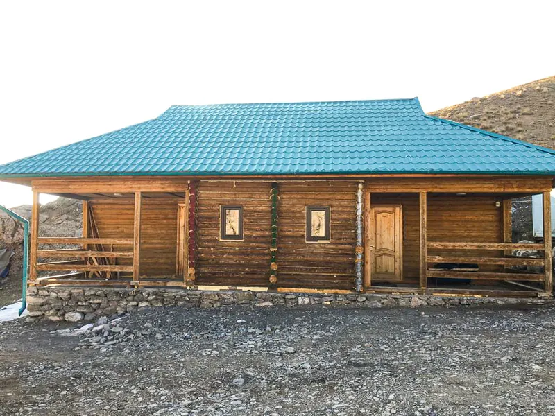 Holzhütte als Unterkunft im Tian Shan